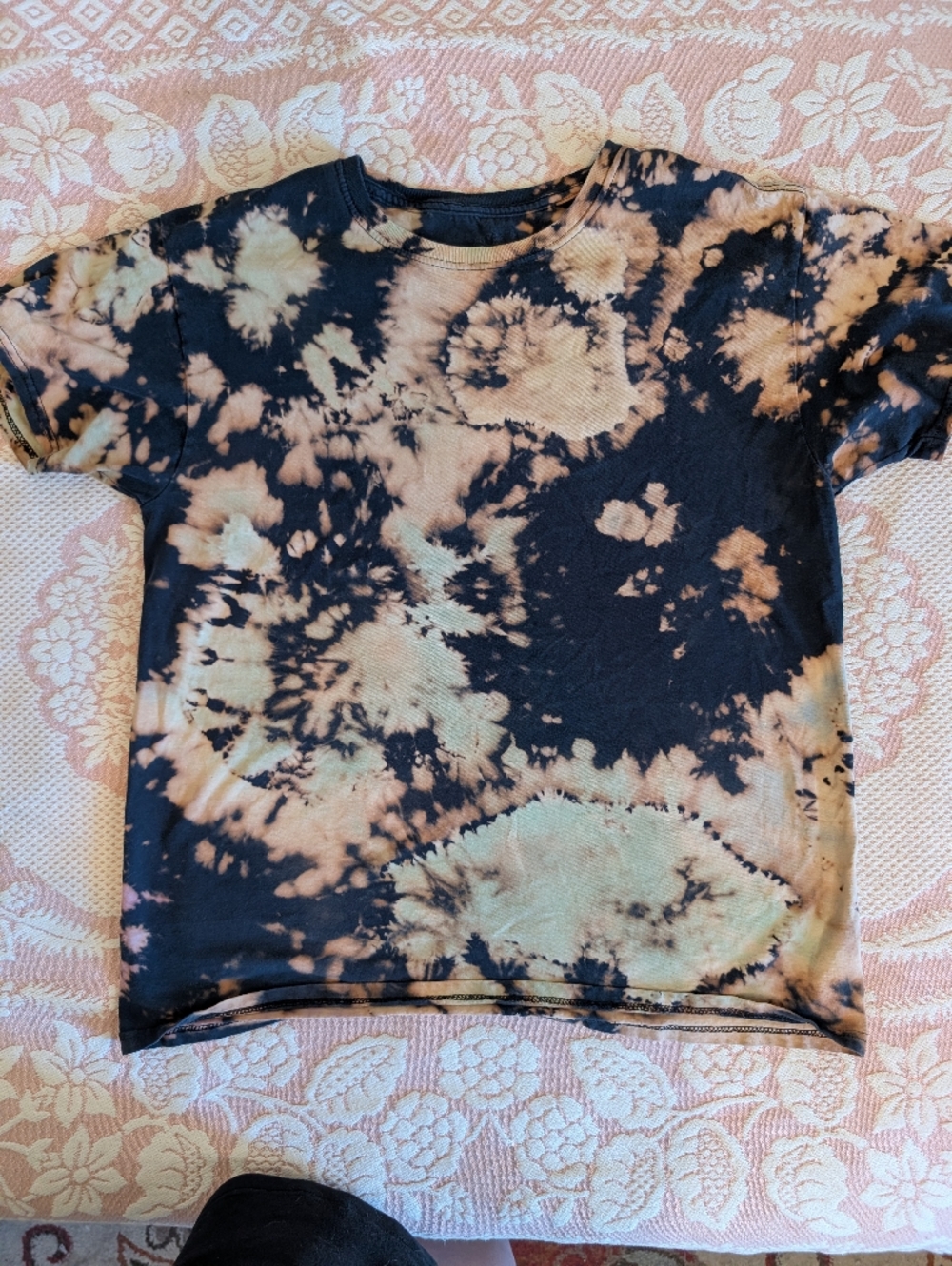 Fruit of the Loom Tie-Dye Short Sleeve Tee in Black and Beige